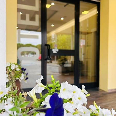 Hotel Benaco Mavras Peschiera del Garda Eksteriør billede