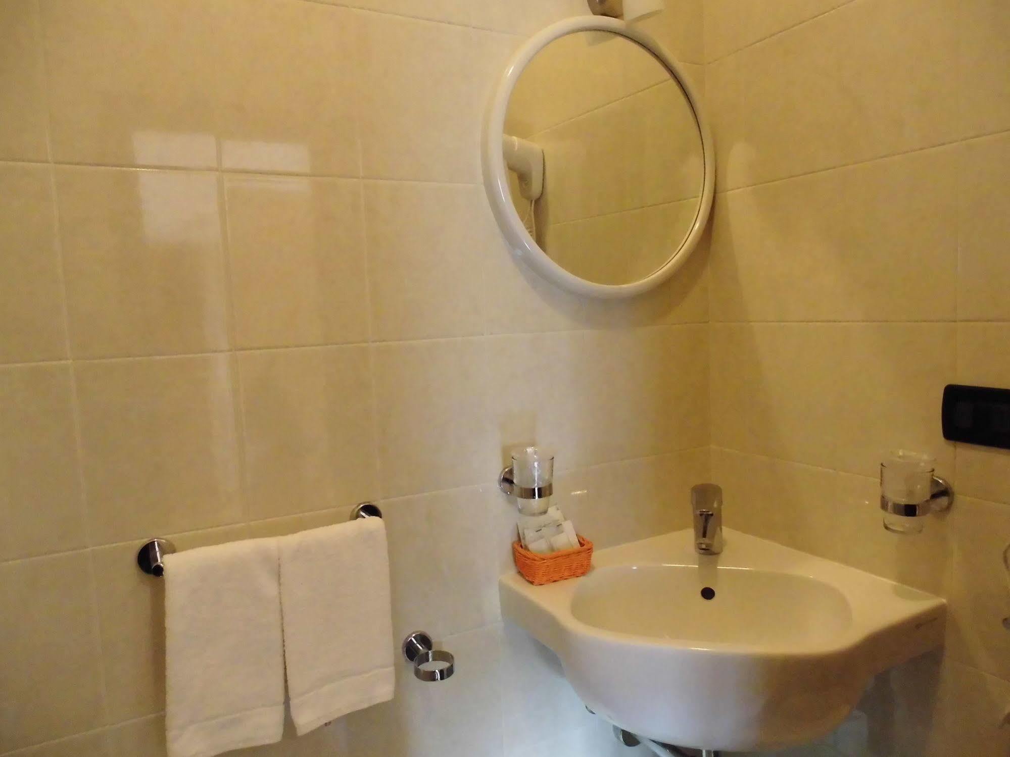 Hotel Benaco Mavras Peschiera del Garda Eksteriør billede